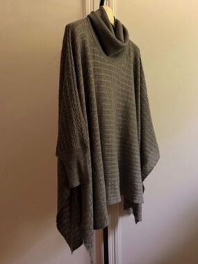 NEW Turtle Neck Long Sleeves Soft Knitted Poncho Shawl
